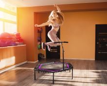 Fitness trampolína s  madlem na cvičenír růžová