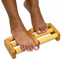 Wellys®GI-100121: Dřevěný masážní přístroj na nohy
