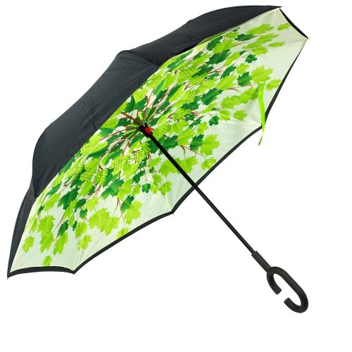 Deštník naruby složené listy stromu