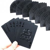 Černé plastové hrací karty