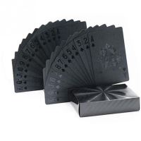Černé plastové hrací karty