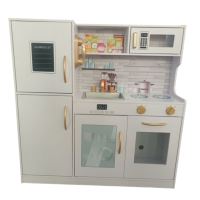 Dětská dřevěná kuchyňka s lednicí